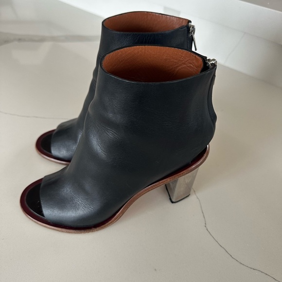 AUTH CELINE Leather Mules Sz 39.5 8/8.5 - Picture 5 of 7